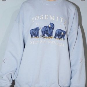 Brandy Melville Yosemite crewneck. Only worn a few times. Oversized fit.